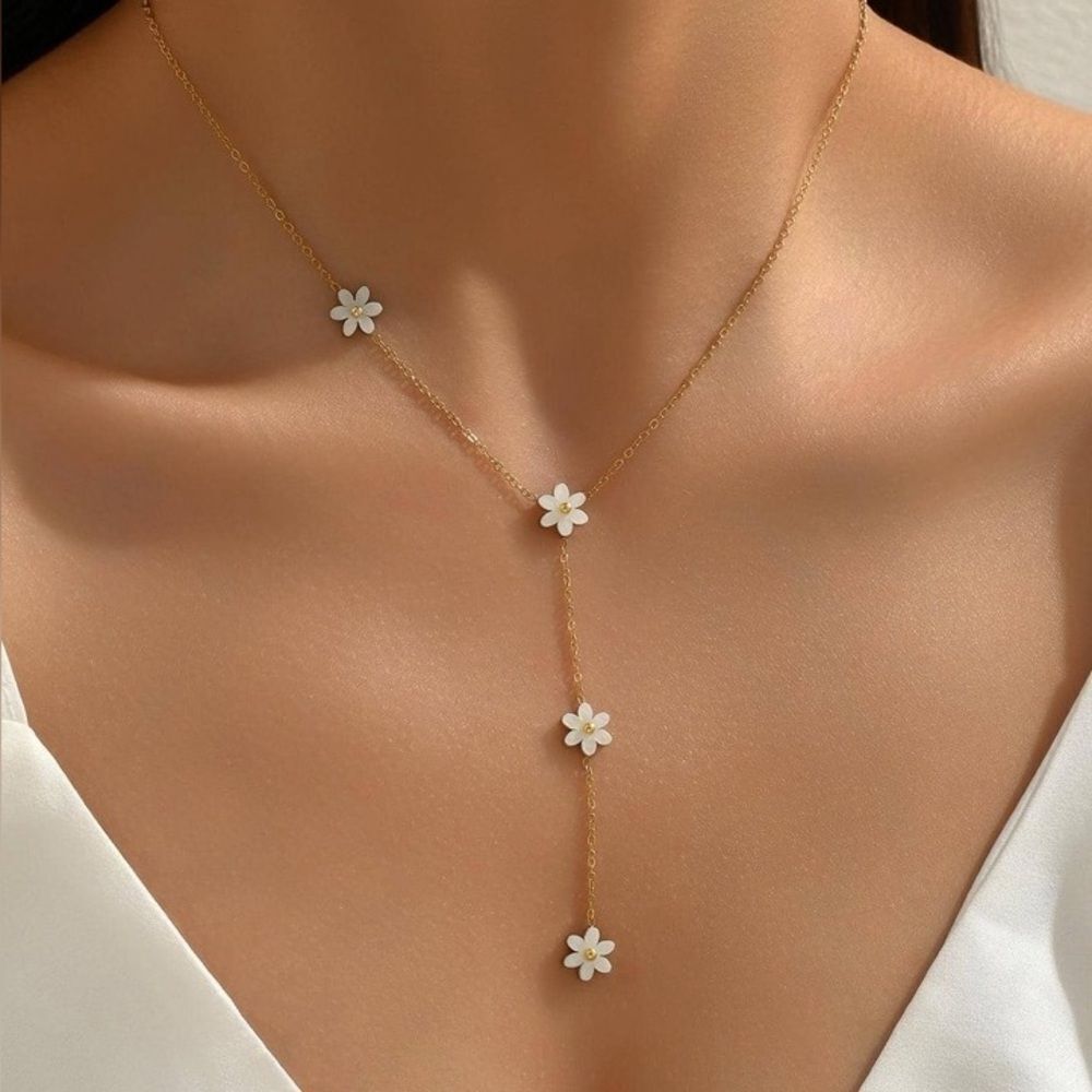 Daisy Necklace M1234